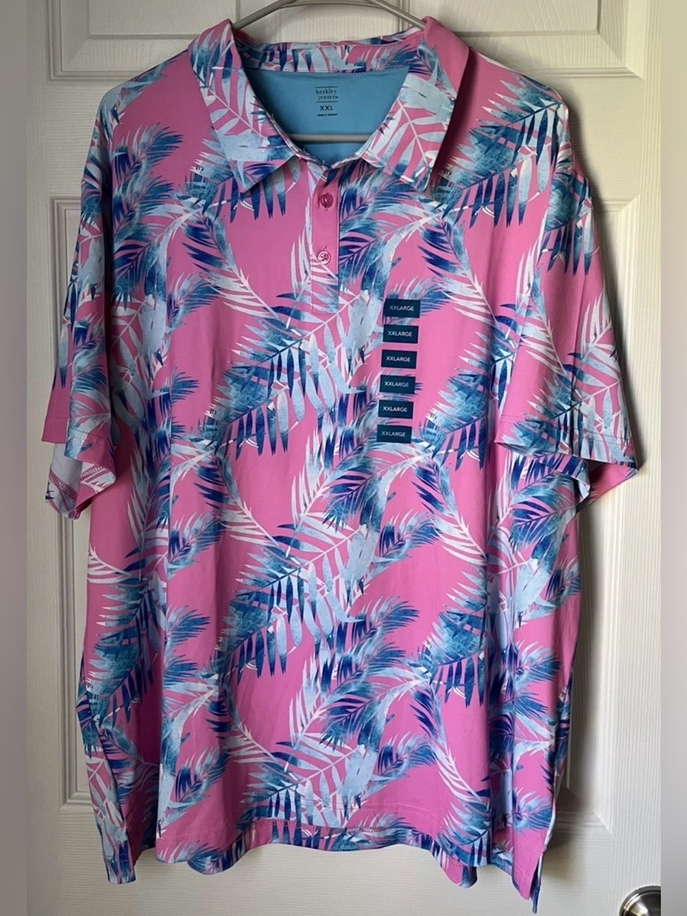 Berkely Jensen Classic Men's Tropical Golf Tennis Polo Shirt Pink & Blue Palm